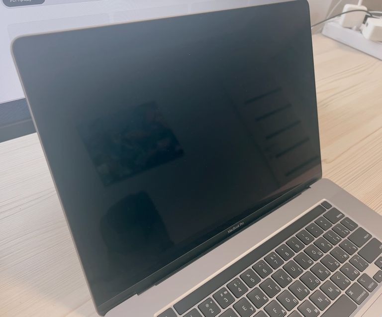 Apple Macbook Pro core i9 2,4ghz/a2141/ retina/ ram16gb/ ssd1000gb/ amd pro 5300m 4gb/touch bar Код:null. Изображение 12