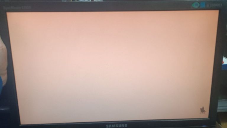 Купити Samsung e1920 Б/У