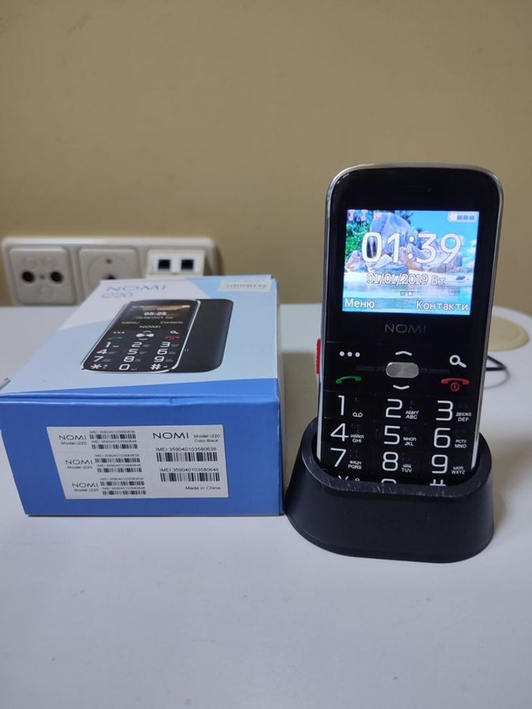 Купить Nomi i220 Red Б/У