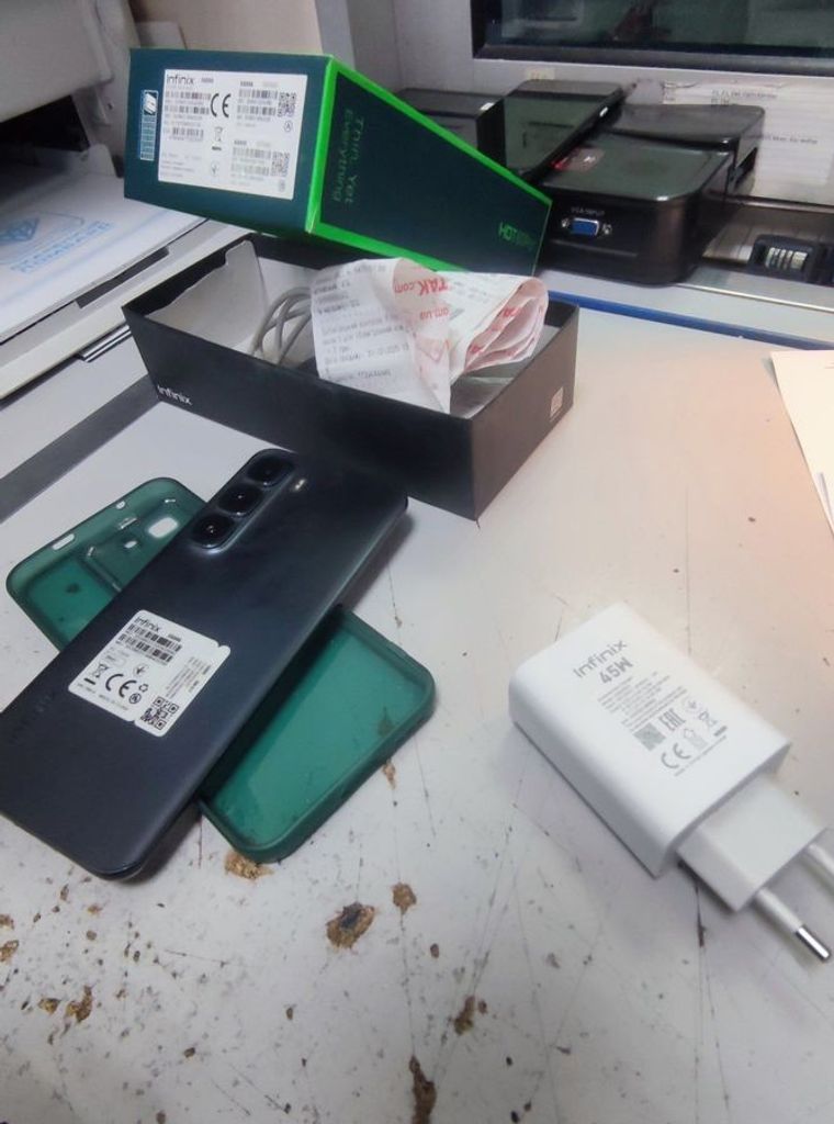 Дешево Infinix HOT 60 Pro+ 8/256GB Sleek Black з ломбарду