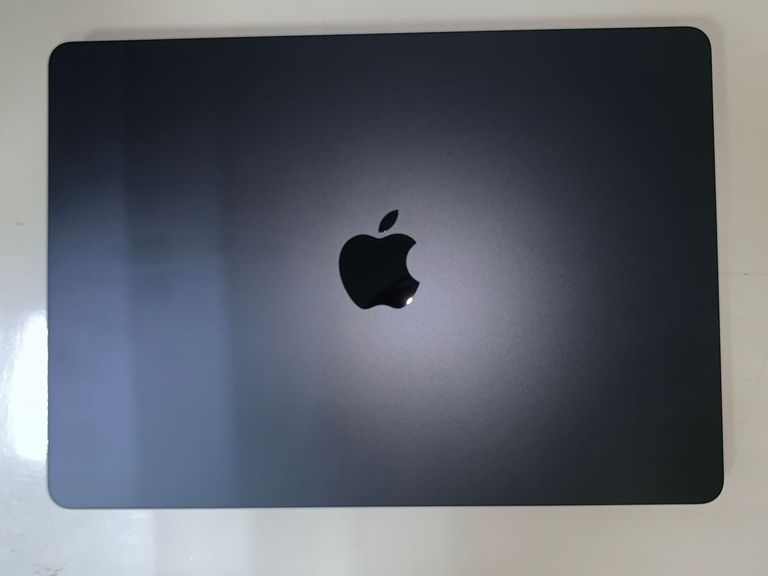 Купити Apple macbook air 13.6/ m2 / ram 16gb/ ssd 256gb/ gpu 8 core Б/У