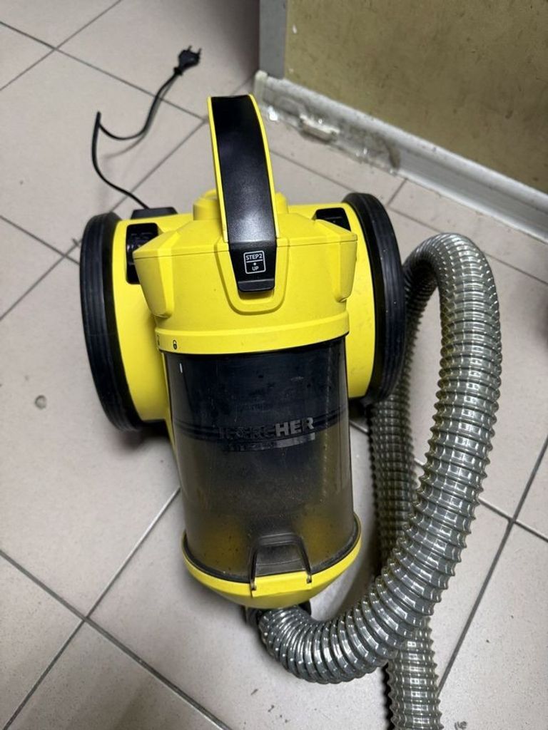 Купити Karcher vc 3 plus Б/У