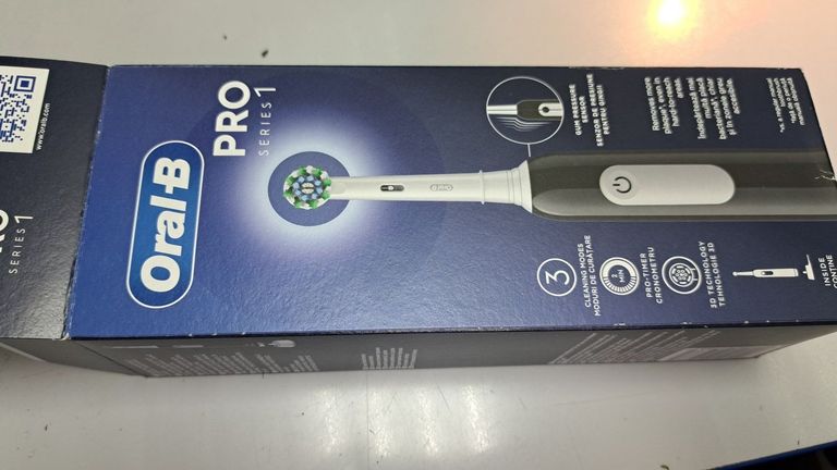 Дешево Oral-B pro series 1 d305.513.3 з ломбарду