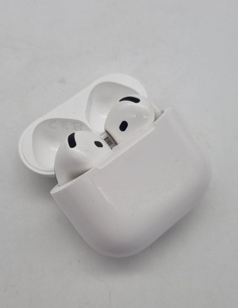 Купити Apple airpods 4 Б/У