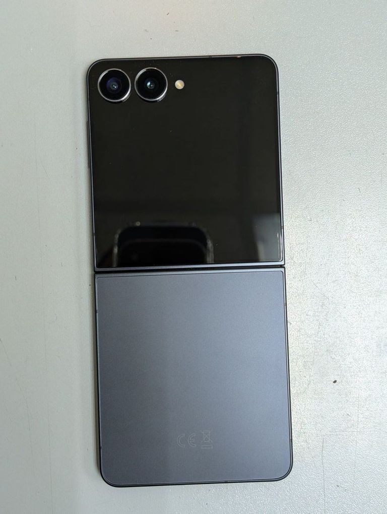 Объявление Samsung galaxy flip7 12/256gb Б/У