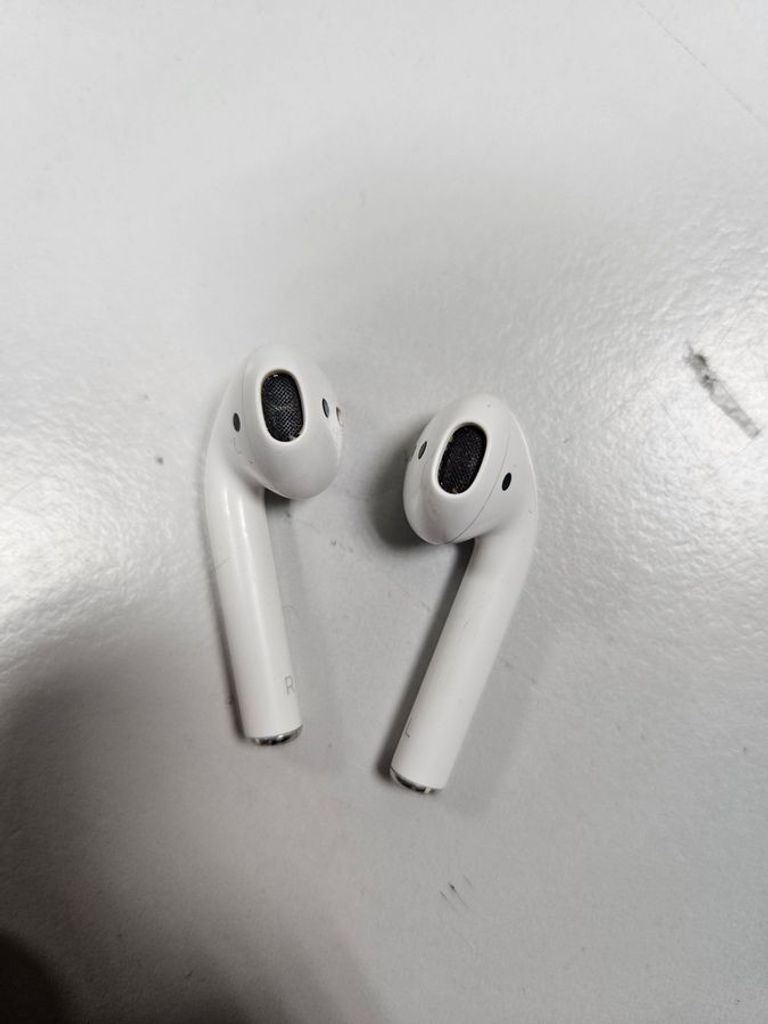 Дешиво Apple airpods 2nd generation a1602, a2031, a2032 с ломбарда