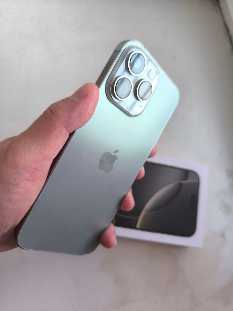 Оголошення Apple iPhone 16 Pro Max 512GB Dual SIM White Titanium (MYTT3) Б/У