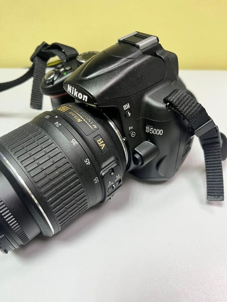 Оголошення Nikon d5000 + nikon af-s dx nikkor 18-105mm f/3,5-5,6g ed vr Б/У