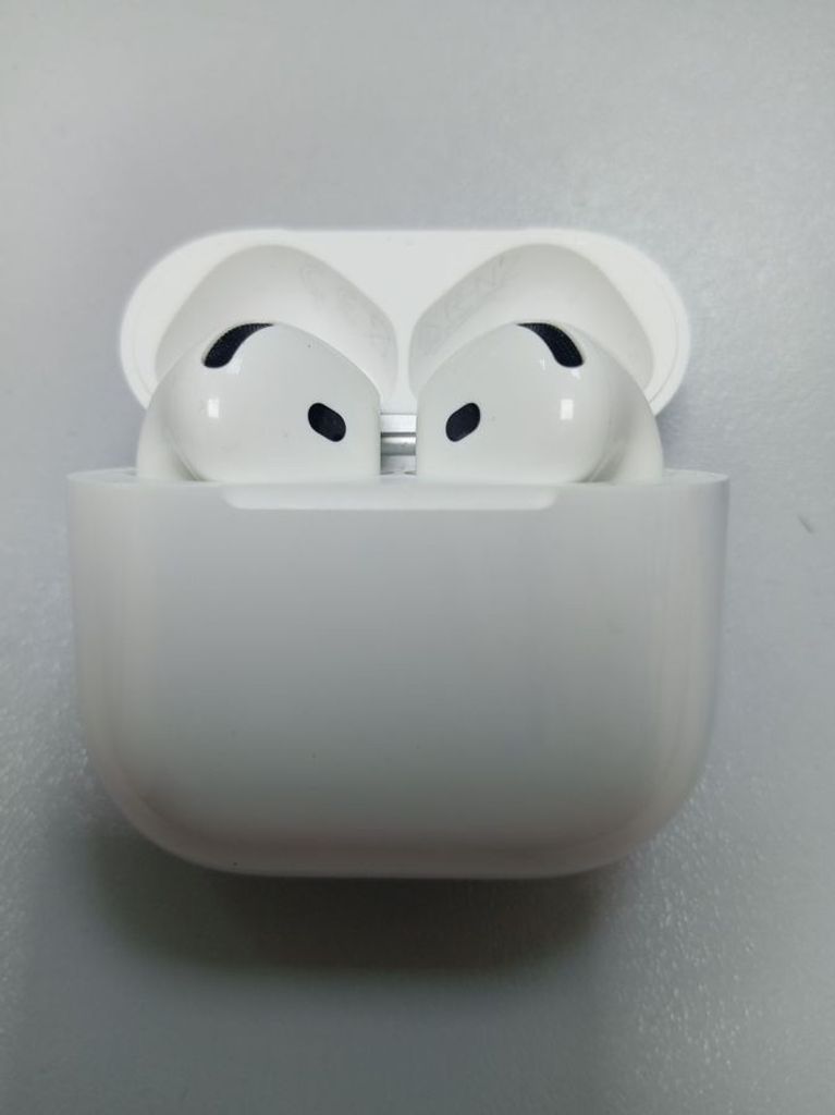 Купити Apple airpods 4 with active noise cancellation Б/У