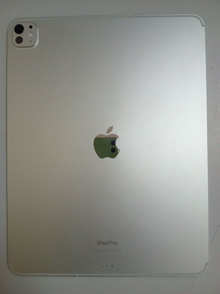 Дешево Apple iPad Pro 13 2024 Wi-Fi + Cellular 1TB Space Black with Nano-texture Glass (MWRY3) з ломбарду