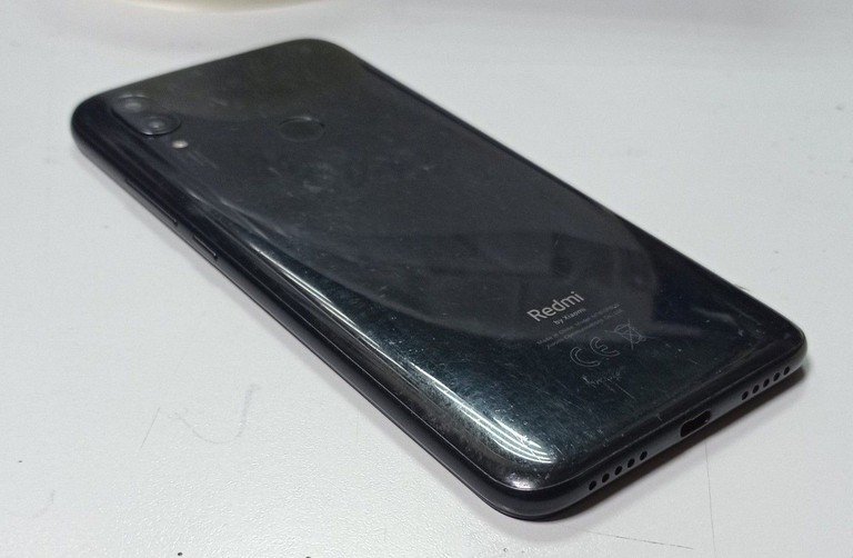 Купить Xiaomi Redmi 7 3/32GB Black Б/У