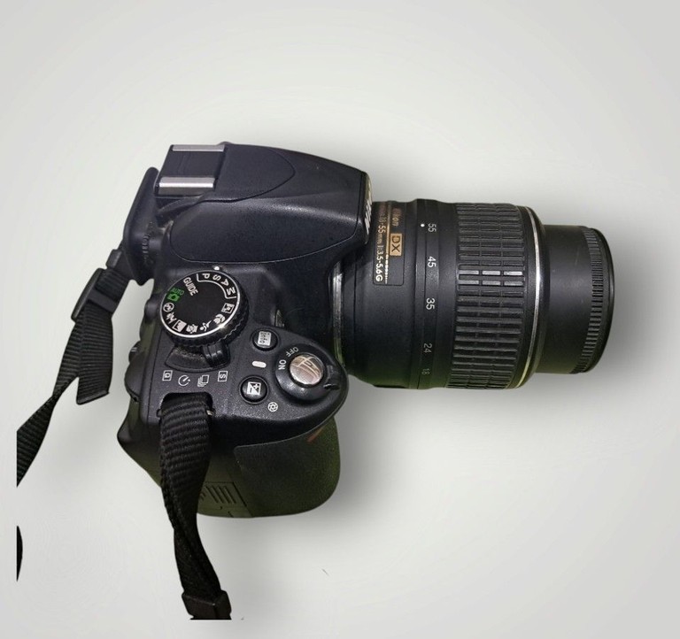 Купити Nikon d3100 kit / af-s nikkor 18-55mm f:3,5-5,6g vr dx Б/У