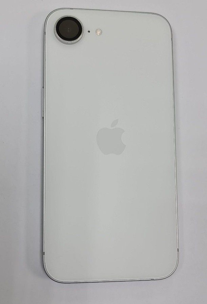 Apple iPhone 16e 128GB Black Код:01-200935762. Зображення 9
