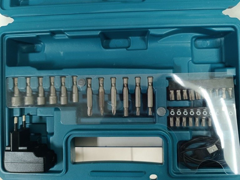 Распродажа Makita DF001DW, продавец Техноскарб