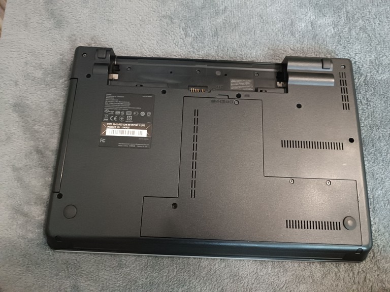 Дешево Lenovo ThinkPad E420 з ломбарду