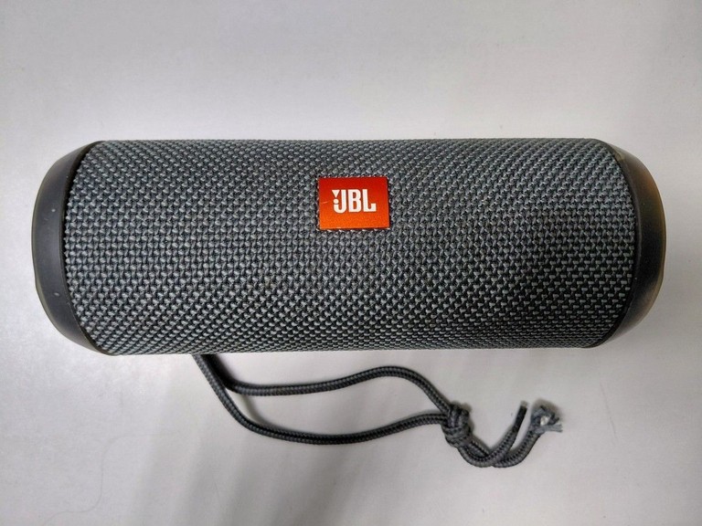 Объявление Jbl flip essential Б/У