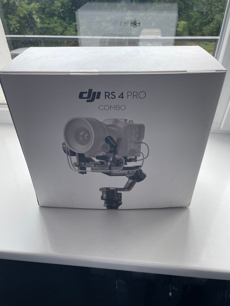 Дешево DJI RS 4 Pro Combo з ломбарду