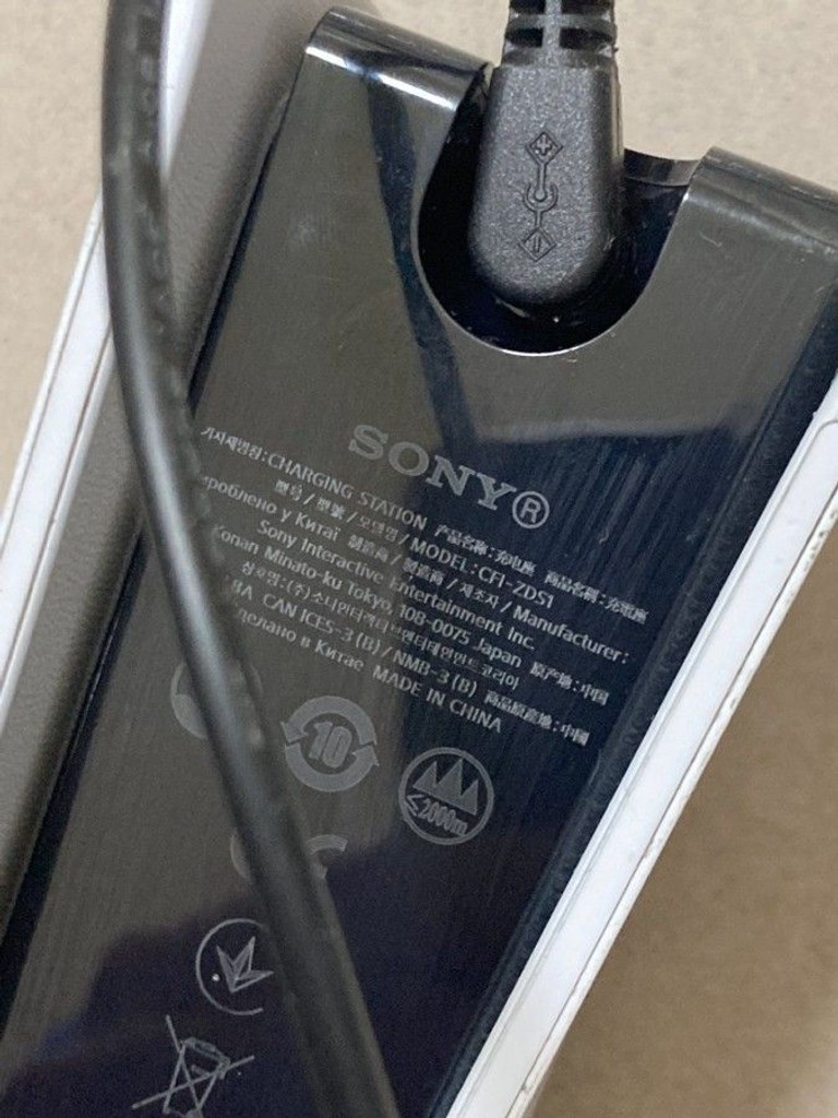 Оголошення Sony dualsense charging station cfi-zds1 Б/У