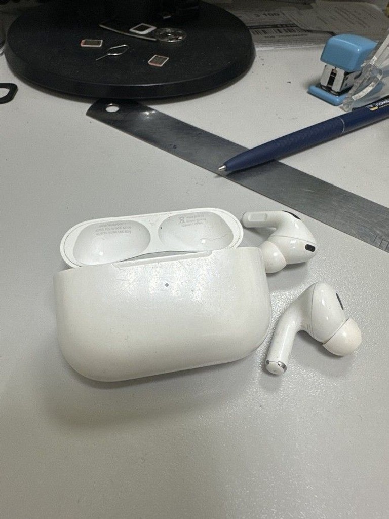 Купити Apple airpods pro 2nd generation magsafe Б/У
