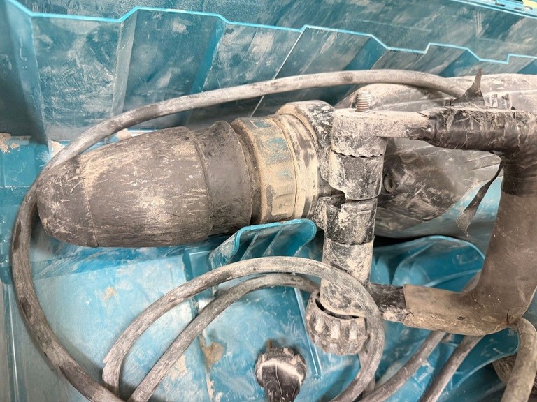 Розпродаж Makita HM1203C, продавець Техноскарб
