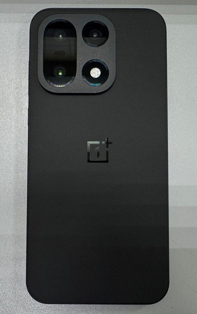 Распродажа Oneplus 15 12/256GB Black, продавец Техноскарб