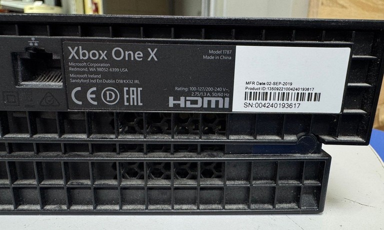 Microsoft Xbox One X 1TB Код:01-201170670. Изображение 7