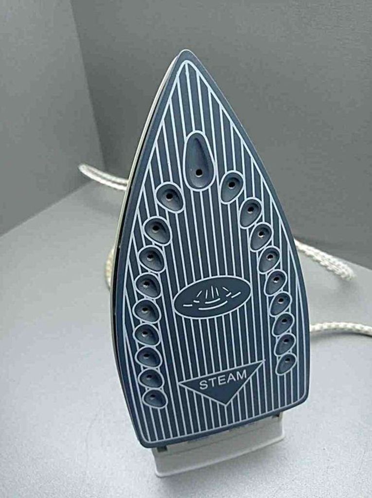 Оголошення Saturn ST-CC7113 Burgundy Б/У