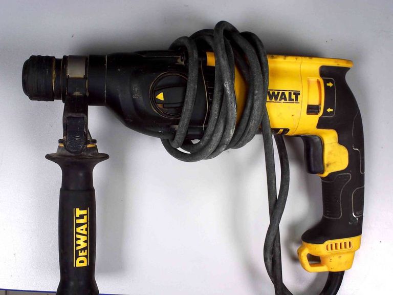 Купити Dewalt d25133qs Б/У