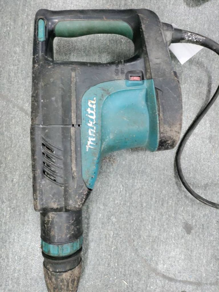 Купити Makita HM1203C Б/У