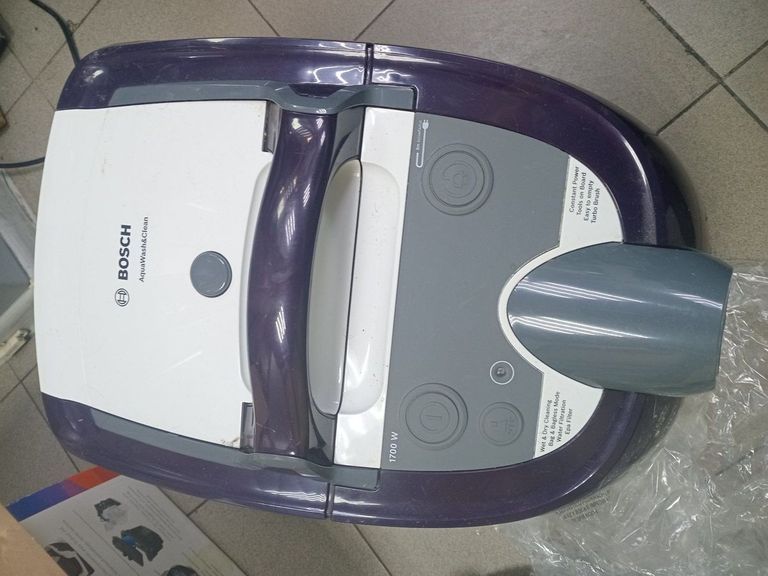 Дешево Bosch Serie 4 AquaWash&Clean BWD41740 з ломбарду