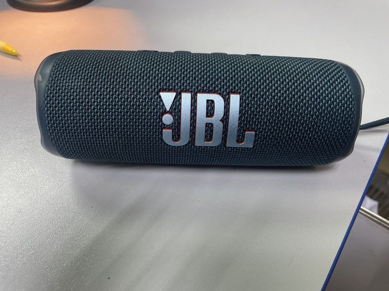 Дешиво Jbl flip 6 с ломбарда
