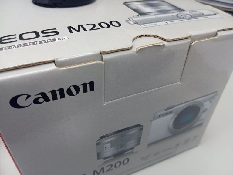 Оголошення Canon eos m200 + 15-45 is stm Б/У