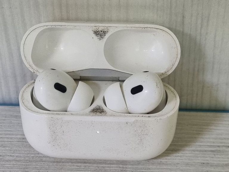 Оголошення Apple airpods pro 2nd generation with magsafe charging case usb-c Б/У