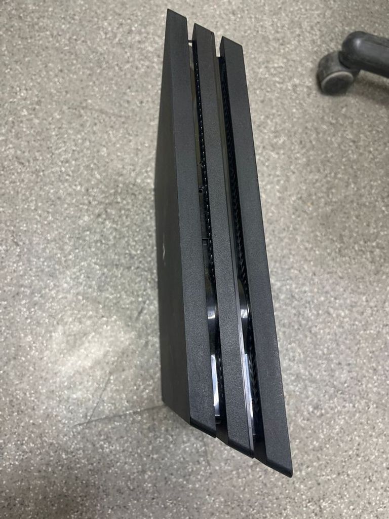 Объявление Sony playstation 4 pro Б/У