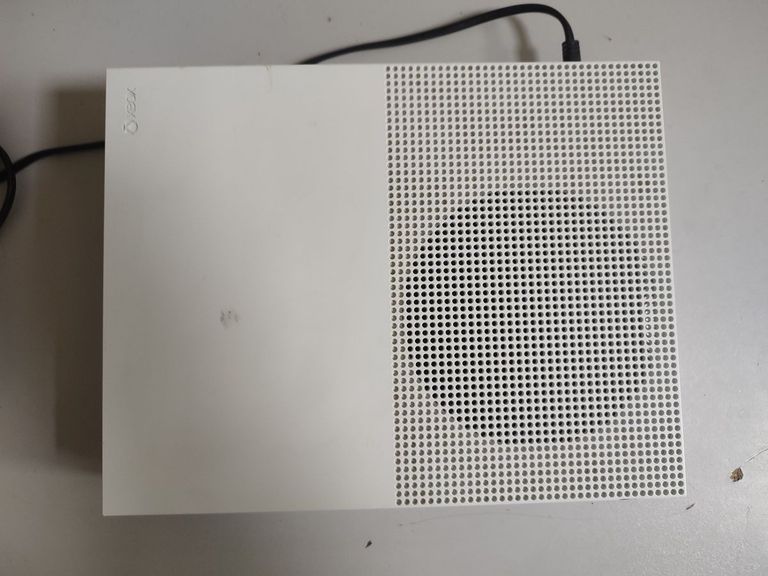 Купити Microsoft Xbox One S 1TB Б/У