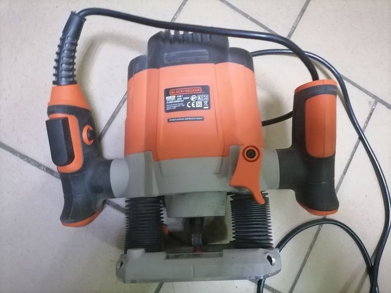 Дешево Black&Decker kw1200e з ломбарду