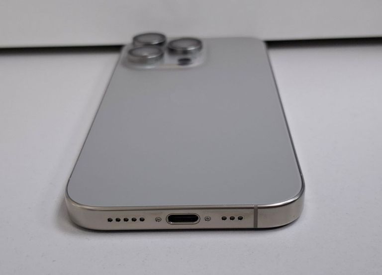 Apple iphone 16 pro 128gb Код:01-200842348. Зображення 9