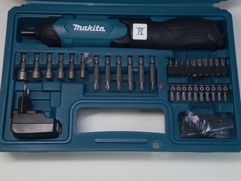 Оголошення Makita DF001DW Б/У