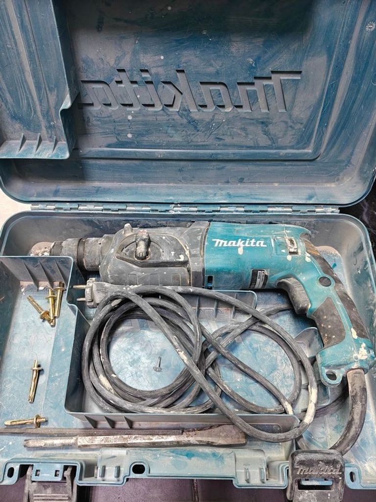 Купити Makita HR2470 Б/У
