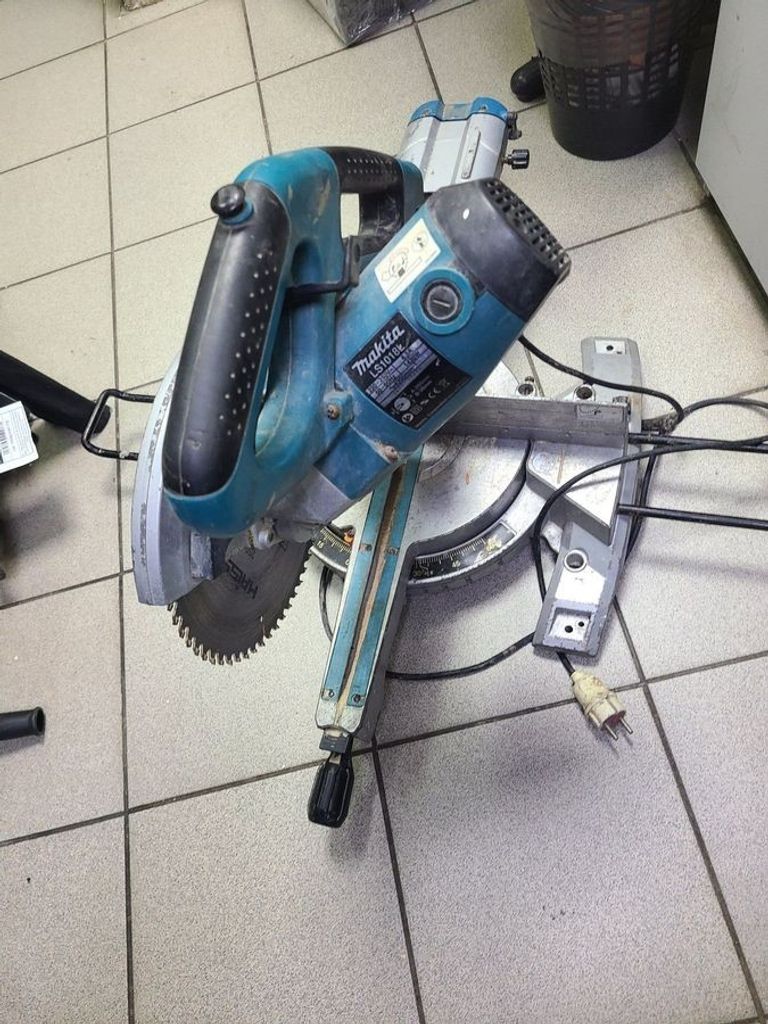 Дешево Makita LS1018L з ломбарду