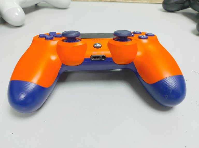 Купити Sony dualshock 4 v2 Б/У