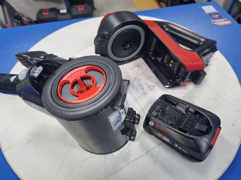 Дешево Bosch Unlimited 7 ProAnimal BBS711ANM з ломбарду