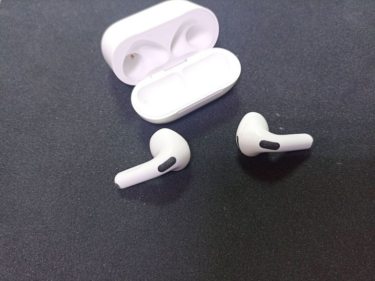 Купити Apple airpods 4 Б/У