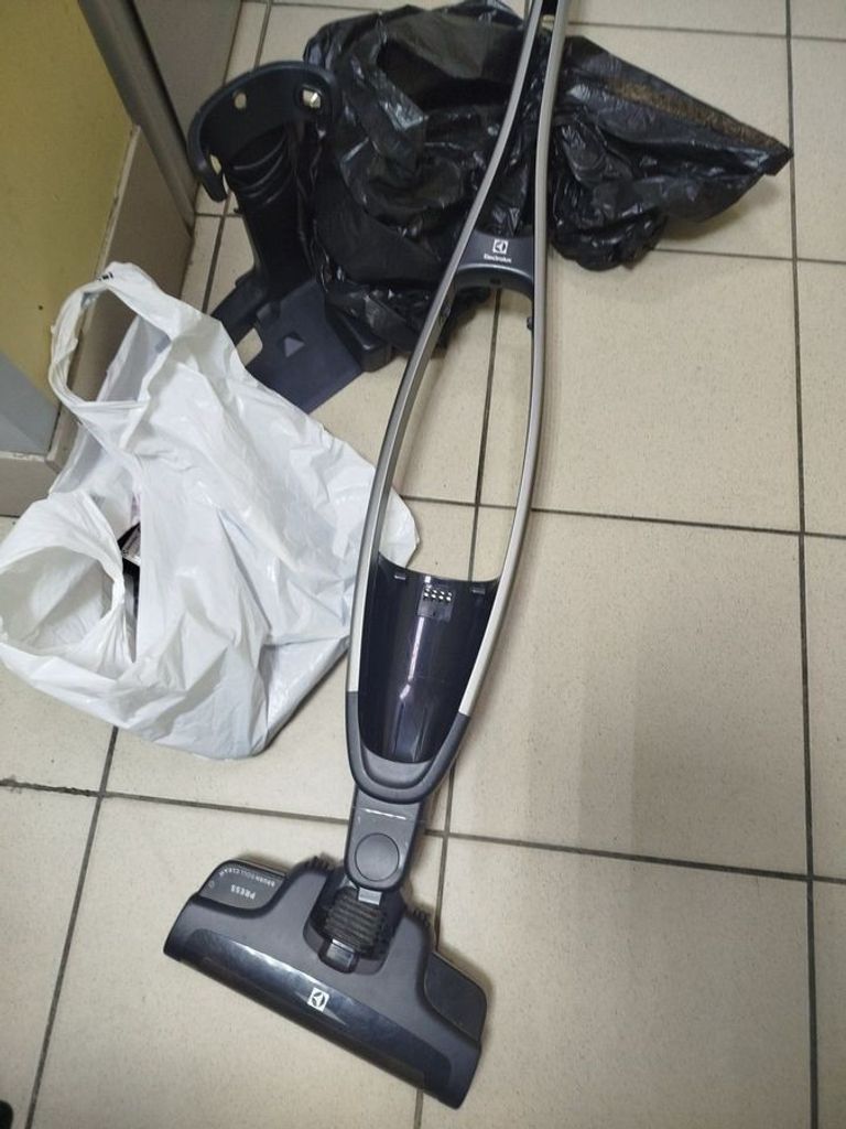 Дешиво Electrolux Pure Q9 PQ91-ALRGY с ломбарда