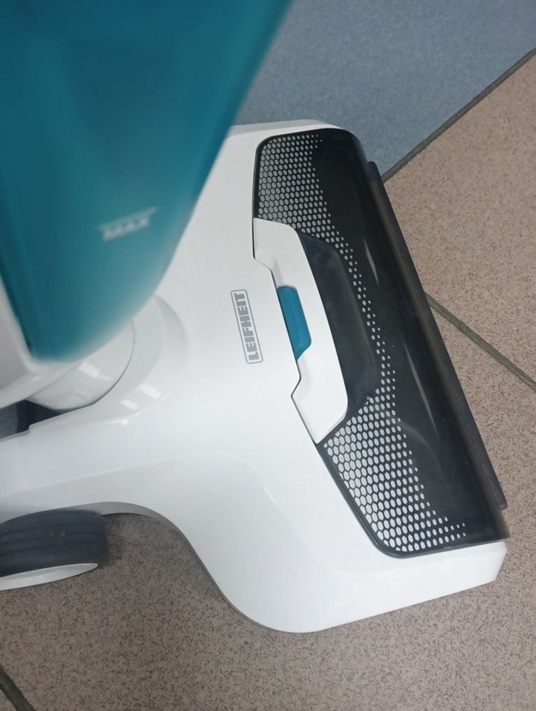 Купить Leifheit Regulus Aqua PowerVac (11914) Б/У