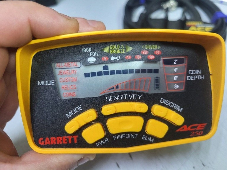 Дешево Garrett ACE 250 з ломбарду