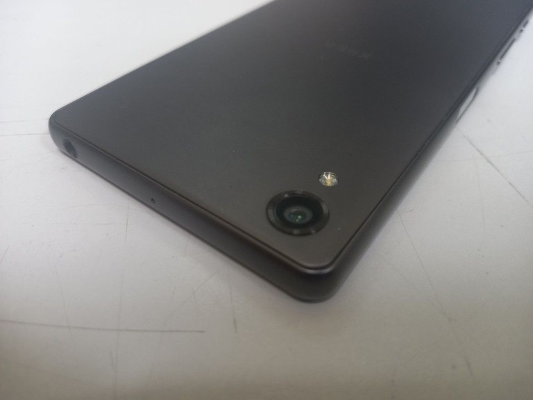 Дешево Sony xperia x f5121 3/32gb з ломбарду