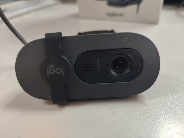 Дешево Logitech brio 100 з ломбарду