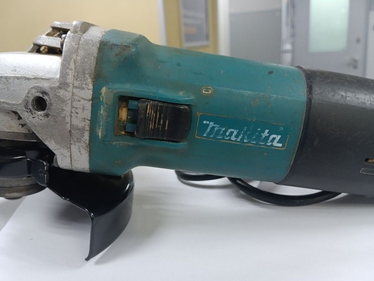 Розпродаж Makita 9565CV, продавець Техноскарб