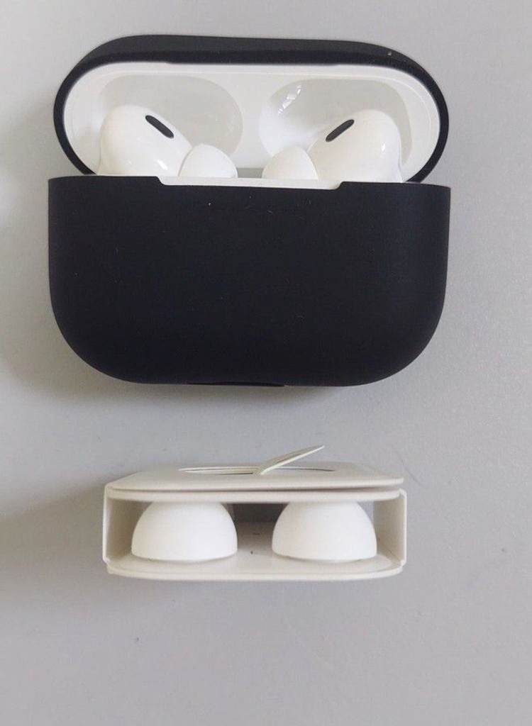 Оголошення Apple airpods pro 2nd generation with magsafe charging case usb-c Б/У